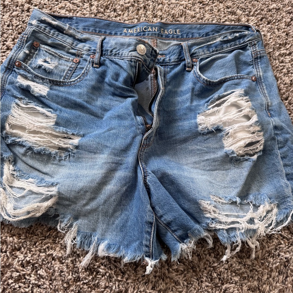 American Eagle Outfitters Blue Distressed Jean Shorts 90’s boyfriend short